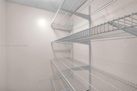 Copropriété à louer à Boca Raton, Floride: 3 chambres, 167.6 m2 № 1981657 - photo 16