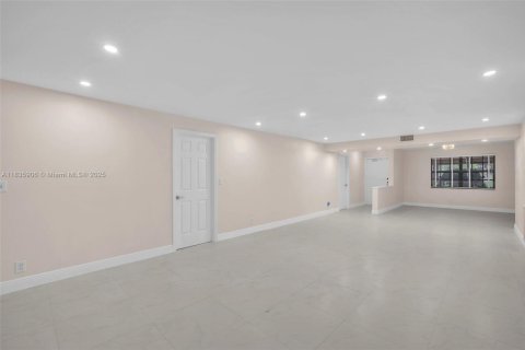 Copropriété à louer à Boca Raton, Floride: 3 chambres, 167.6 m2 № 1981657 - photo 10