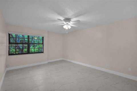 Copropriété à louer à Boca Raton, Floride: 3 chambres, 167.6 m2 № 1981657 - photo 27