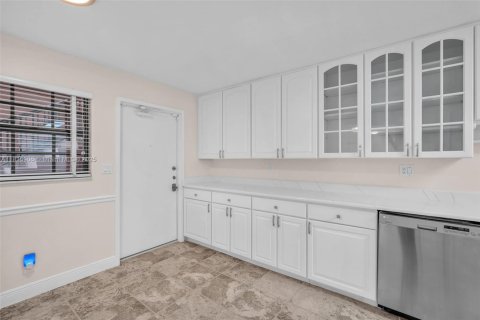 Copropriété à louer à Boca Raton, Floride: 3 chambres, 167.6 m2 № 1981657 - photo 15