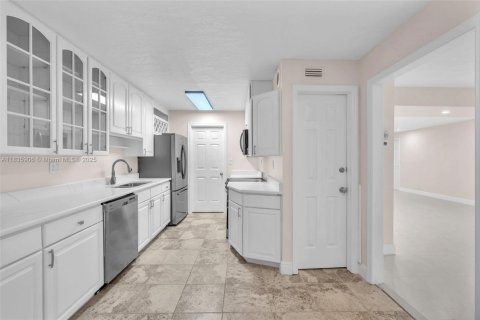 Copropriété à louer à Boca Raton, Floride: 3 chambres, 167.6 m2 № 1981657 - photo 14