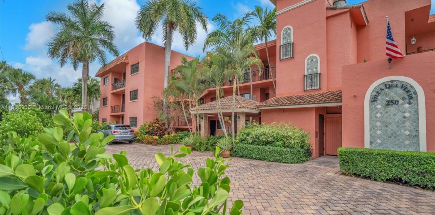 Condo à Boca Raton, Floride, 3 chambres  № 1981657