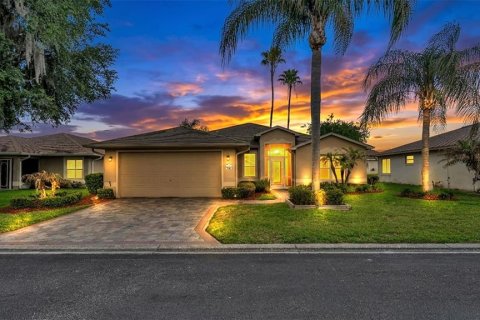 Casa en Lakeland, Florida 3 dormitorios, 163.42 m2 № 2100377