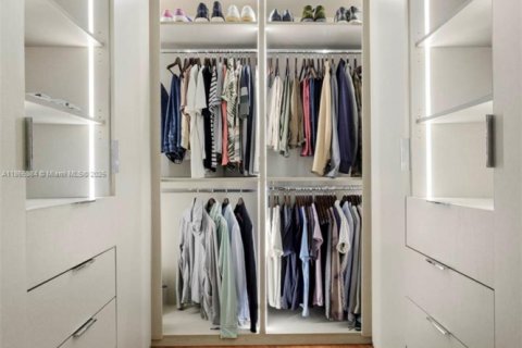 Copropriété à vendre à Miami Beach, Floride: 2 chambres, 177.44 m2 № 1926103 - photo 11