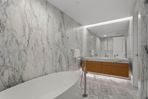 Copropriété à vendre à Miami Beach, Floride: 2 chambres, 177.44 m2 № 1926103 - photo 8