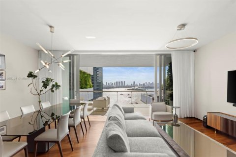 Copropriété à vendre à Miami Beach, Floride: 2 chambres, 177.44 m2 № 1926103 - photo 1
