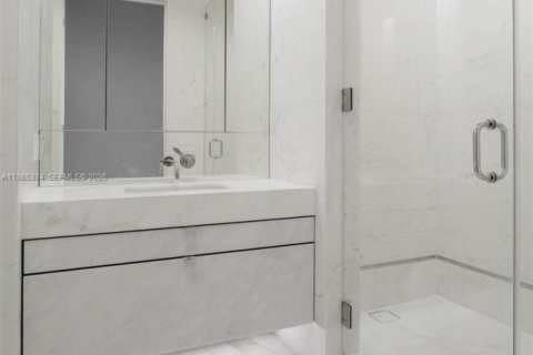Condominio en venta en Miami Beach, Florida, 2 dormitorios, 177.44 m2 № 1926103 - foto 29