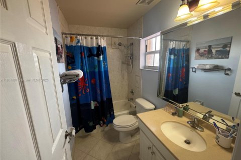 House in Sunrise, Florida 4 bedrooms, 240.25 sq.m. № 1962343 - photo 28