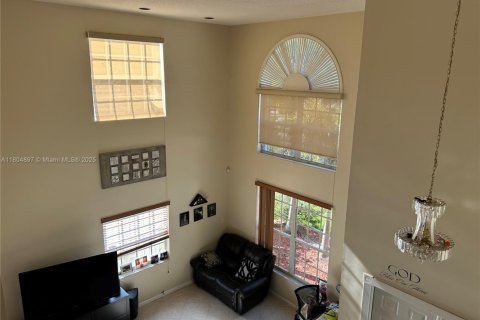 House in Sunrise, Florida 4 bedrooms, 240.25 sq.m. № 1962343 - photo 25