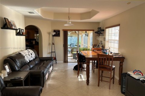 House in Sunrise, Florida 4 bedrooms, 240.25 sq.m. № 1962343 - photo 16