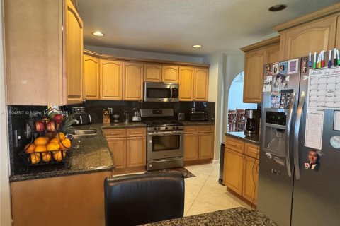 House in Sunrise, Florida 4 bedrooms, 240.25 sq.m. № 1962343 - photo 8