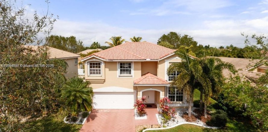 House in Sunrise, Florida 4 bedrooms, 240.25 sq.m. № 1962343