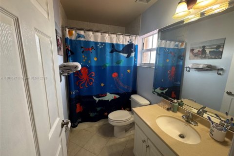 House in Sunrise, Florida 4 bedrooms, 240.25 sq.m. № 1962343 - photo 26