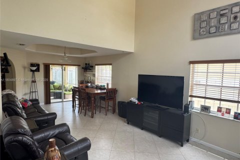 House in Sunrise, Florida 4 bedrooms, 240.25 sq.m. № 1962343 - photo 14