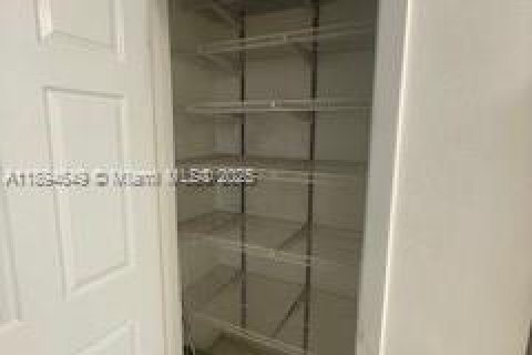 Copropriété à louer à Miami Springs, Floride: 1 chambre, 52.77 m2 № 1947145 - photo 2