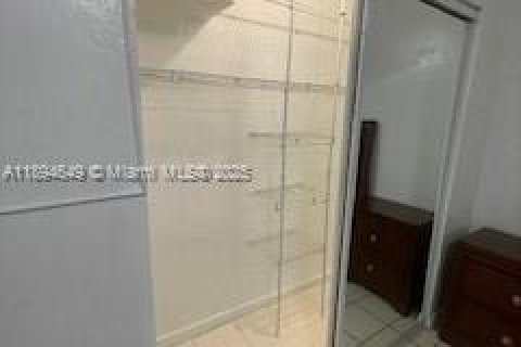 Copropriété à louer à Miami Springs, Floride: 1 chambre, 52.77 m2 № 1947145 - photo 4