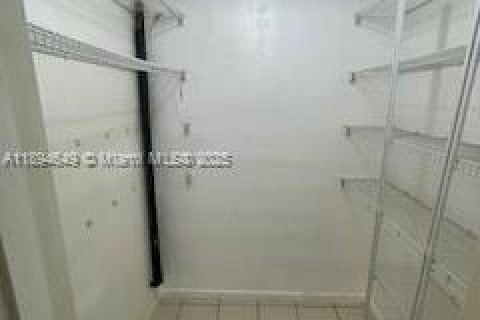 Copropriété à louer à Miami Springs, Floride: 1 chambre, 52.77 m2 № 1947145 - photo 5