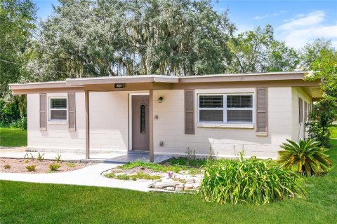 House in Mount Dora, Florida 3 bedrooms, 142.14 sq.m. № 1918320 - photo 2
