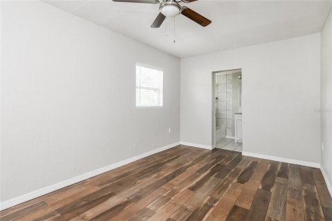 House in Mount Dora, Florida 3 bedrooms, 142.14 sq.m. № 1918320 - photo 9