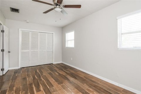 House in Mount Dora, Florida 3 bedrooms, 142.14 sq.m. № 1918320 - photo 10