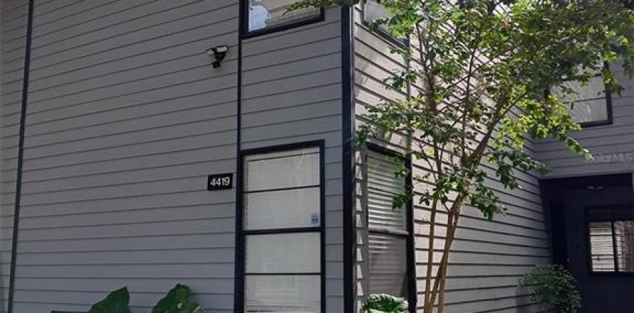 Townhouse in Gainesville, Florida 3 bedrooms, 126.44 sq.m. № 2221046