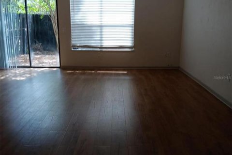 Townhouse in Gainesville, Florida 3 bedrooms, 126.44 sq.m. № 2221046 - photo 5