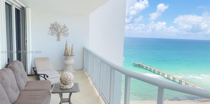 Condo in Sunny Isles Beach, Florida, 2 bedrooms  № 2075189