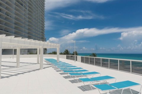 Condo in Sunny Isles Beach, Florida, 2 bedrooms  № 2075189 - photo 17