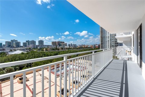 Condo in Sunny Isles Beach, Florida, 2 bedrooms  № 1945613 - photo 4