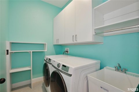 Casa en alquiler en Orlando, Florida, 32 dormitorios, 243.59 m2 № 1912295 - foto 18