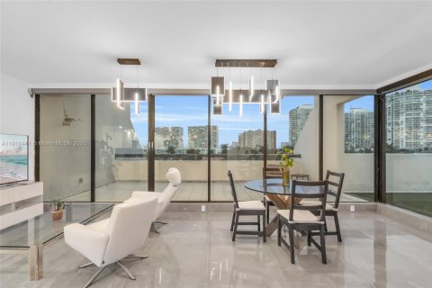 Copropriété à vendre à Sunny Isles Beach, Floride: 3 chambres, 206.24 m2 № 1966855 - photo 8