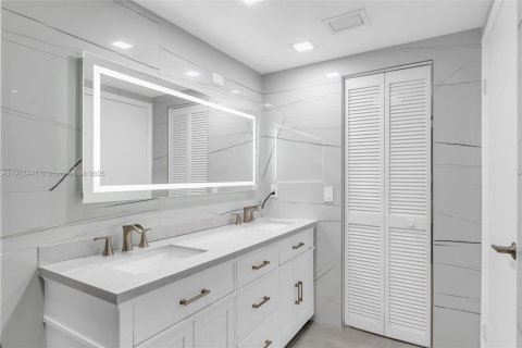 Copropriété à vendre à Sunny Isles Beach, Floride: 3 chambres, 206.24 m2 № 1966855 - photo 18