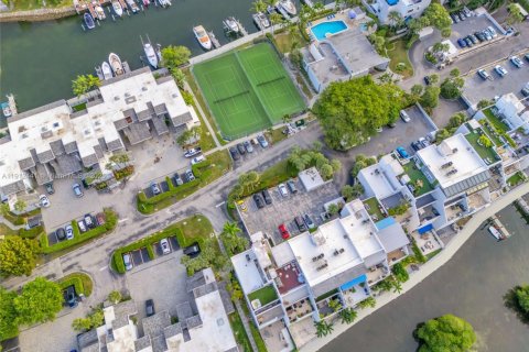 Copropriété à vendre à Sunny Isles Beach, Floride: 3 chambres, 206.24 m2 № 1966855 - photo 24