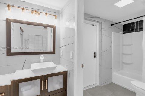 Copropriété à vendre à Sunny Isles Beach, Floride: 3 chambres, 206.24 m2 № 1966855 - photo 15