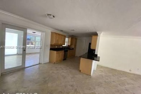 House in Hallandale Beach, Florida 2 bedrooms, 122.45 sq.m. № 1891221 - photo 5