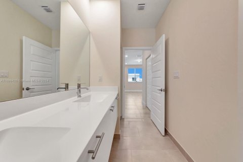 Купить кондоминиум в Дорал, Флорида 3 спальни, 102.38м2, № 1867469 - фото 10