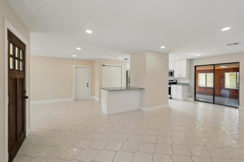 House in Orlando, Florida 3 bedrooms, 171.78 sq.m. № 1851131 - photo 13