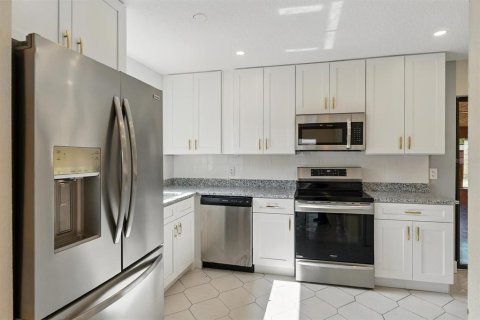 House in Orlando, Florida 3 bedrooms, 171.78 sq.m. № 1851131 - photo 15