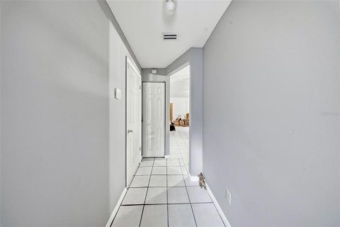 Casa en venta en Tampa, Florida, 3 dormitorios, 110.83 m2 № 2202167 - foto 3