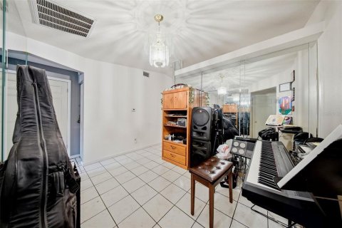 Купить виллу или дом в Тампа, Флорида 7 комнат, 110.83м2, № 2202167 - фото 12