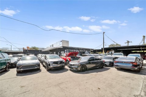 Immobilier commercial à vendre à Miami, Floride № 2048978 - photo 8