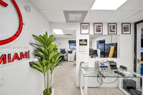 Immobilier commercial à vendre à Miami, Floride № 2048978 - photo 13