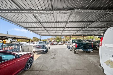 Immobilier commercial à vendre à Miami, Floride № 2048978 - photo 20