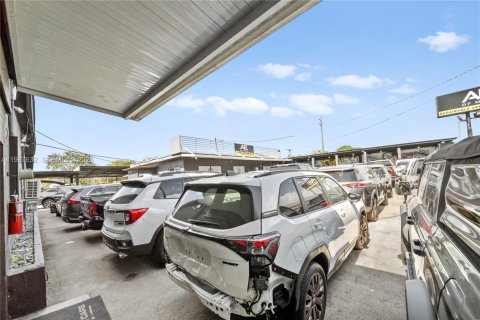 Immobilier commercial à vendre à Miami, Floride № 2048978 - photo 19