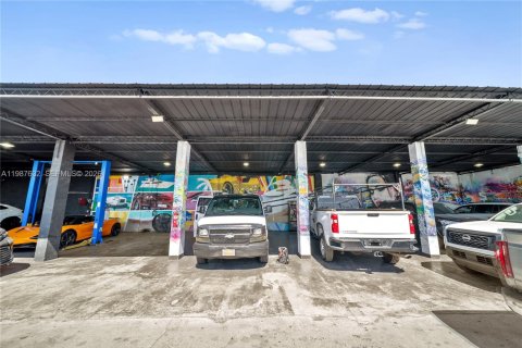 Immobilier commercial à vendre à Miami, Floride № 2048978 - photo 10