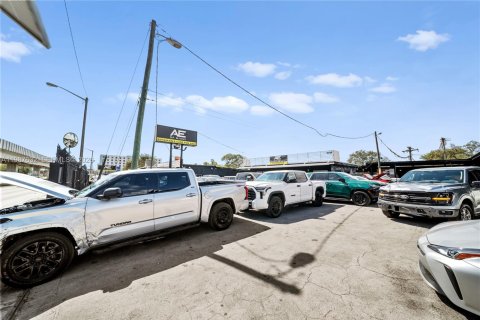 Immobilier commercial à vendre à Miami, Floride № 2048978 - photo 7