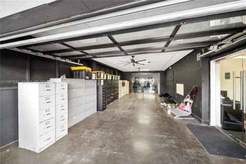 Immobilier commercial à vendre à Miami, Floride № 2048978 - photo 17