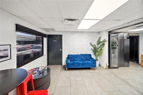 Immobilier commercial à vendre à Miami, Floride № 2048978 - photo 14