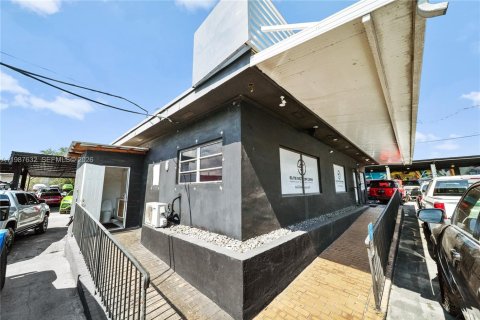 Immobilier commercial à vendre à Miami, Floride № 2048978 - photo 15