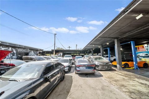 Immobilier commercial à vendre à Miami, Floride № 2048978 - photo 9